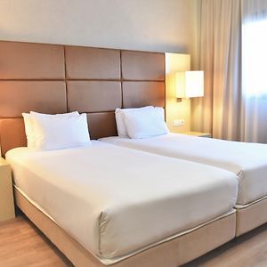 Habitación Estándar con 2 Camas Individuales Adaptada para Discapacitados